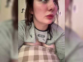 Molly-and-Ewa webcam model stream image