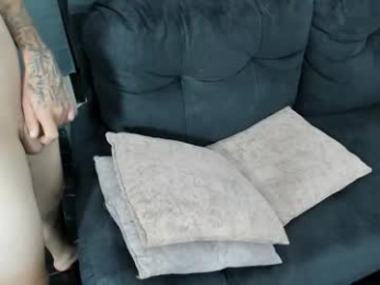 deliciouswhitecream webcam model stream image