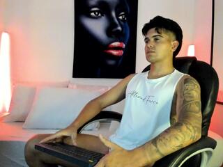 Lenyn Max webcam model stream image