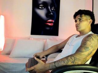 Lenyn Max webcam model stream image