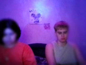 2Lesbians webcam model stream image