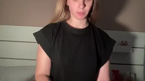 petiteetoile webcam stripchat model stream image