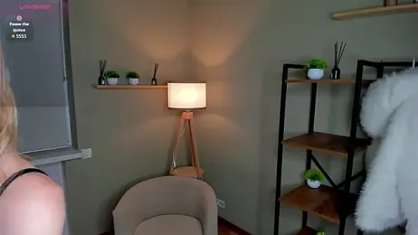 PlushyMood webcam model stream image