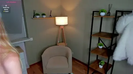 PlushyMood webcam model stream image