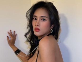 KiaraWarla webcam model stream image