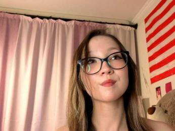 Karolinacream webcam model stream image