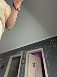 NickiLike webcam model stream image