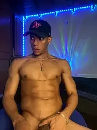 RickKrong_ webcam model stream image