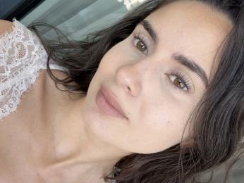 Grace webcam model stream image