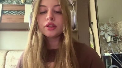 KirstinRuetz webcam preview