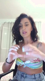 Lola05love webcam model stream image