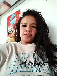 Ariana-07 webcam model stream image