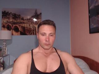 Hunky Muscle webcam model stream image