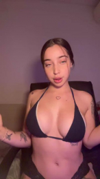 luzilu69hot webcam model stream image
