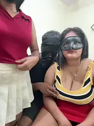 MAYRA_LOVES webcam stripchat model stream image