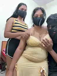 MAYRA_LOVES webcam stripchat model stream image