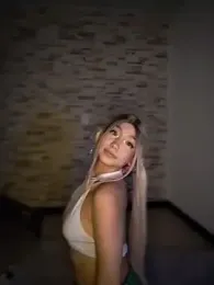 Ariana_bb webcam stripchat model stream image