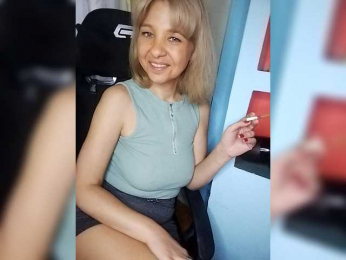 AsyaLorna webcam model stream image