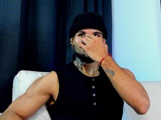 Summy Hattaway webcam model stream image