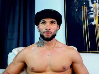 Summy Hattaway webcam model stream image