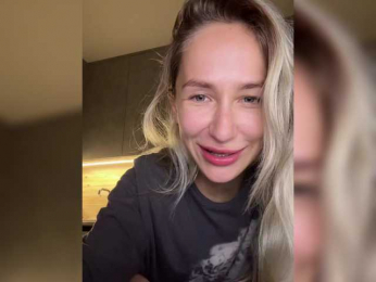QueenKing webcam model stream image