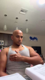 Beachmusclefit webcam model stream image