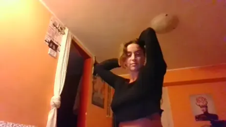 HornyJuliaXO webcam model stream image