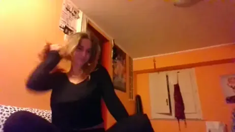 HornyJuliaXO webcam model stream image