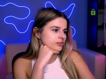 luckybabymeow webcam model stream image