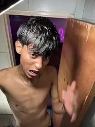 Mauuu18 webcam model stream image