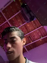 Mauuu18 webcam model stream image
