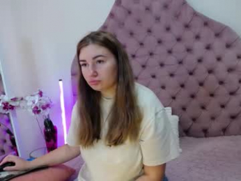 hazel_agata webcam model stream image