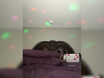 SarenaSoThick webcam model stream image