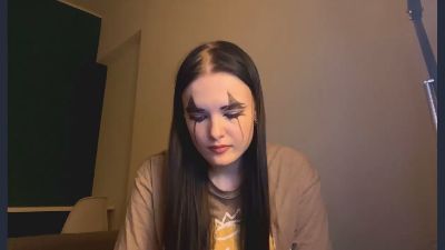 AlineDubis webcam model stream image