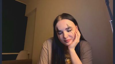 AlineDubis webcam model stream image