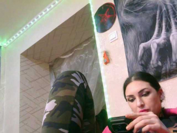 TvarRoxy webcam model stream image
