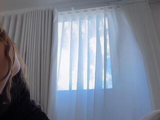 Kitty Lowell webcam model stream image