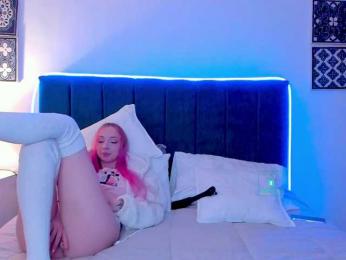 pink-poison webcam model stream image