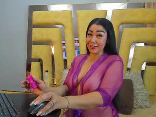 Viki Tomson webcam model stream image