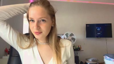 DotGilvin webcam cam4 model stream image