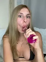 emma05 webcam model stream image