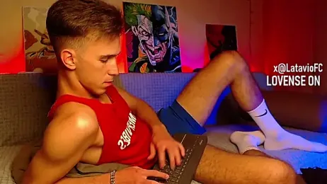 Midnighter_ webcam model stream image
