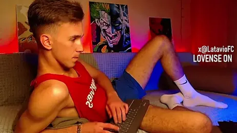 Midnighter_ webcam model stream image