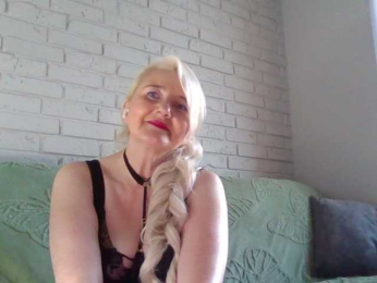 Mellica webcam model stream image