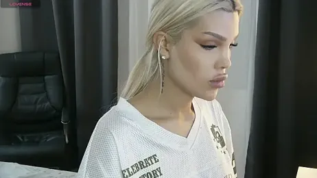 shayblonde webcam model stream image