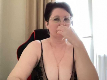 HotMilfPussy webcam model stream image