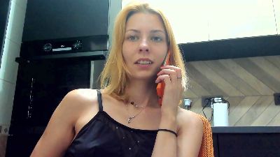 Karoline121 webcam model stream image