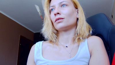 Karoline121 webcam model stream image