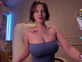 adalyn_glow webcam model stream image