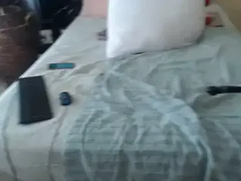 Hugecurvyass3xx webcam model stream image